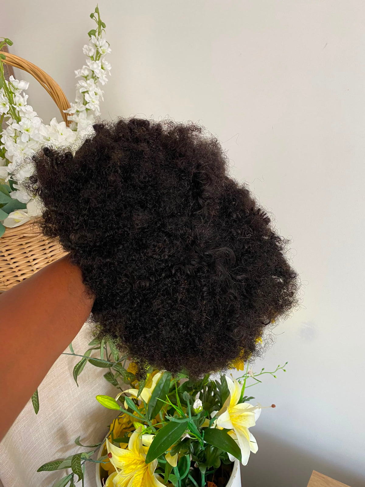La perruque afro kinky