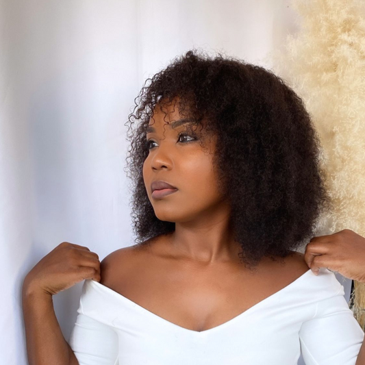 La perruque afro kinky